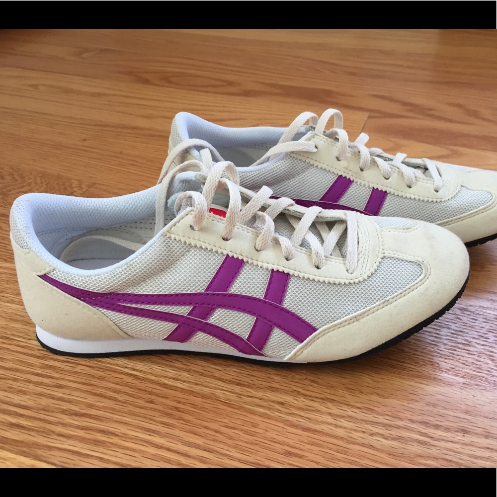 Onitsuka Tiger ASICS Women’s sneakers, size 8